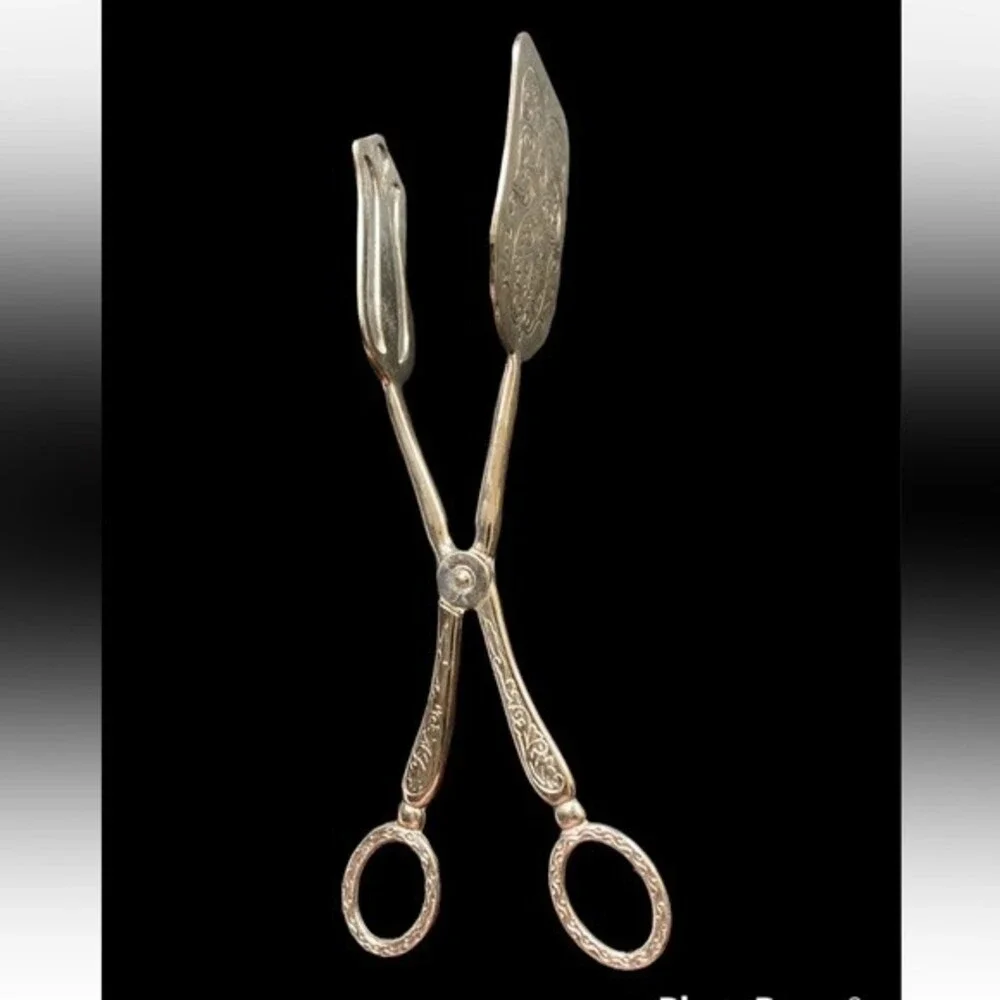 Vintage Silver Plated Floral Ornate Serving Bread ,Salad Server Scissor Tong